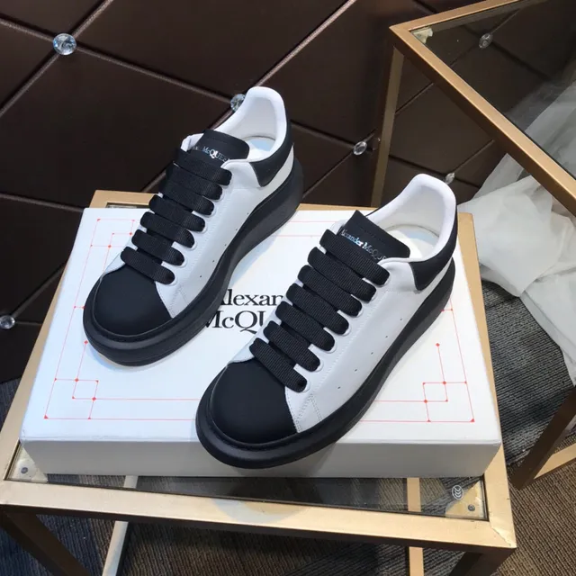 Alexander McQueen ওভারসাইজড স্নিকার সাদা কালো লাইফস্টাইল স্নিকার 9
