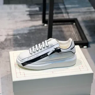 Alexander McQueen Oversized Sneaker White Black Platform Sole Leather Upper Lifestyle Sneakers
