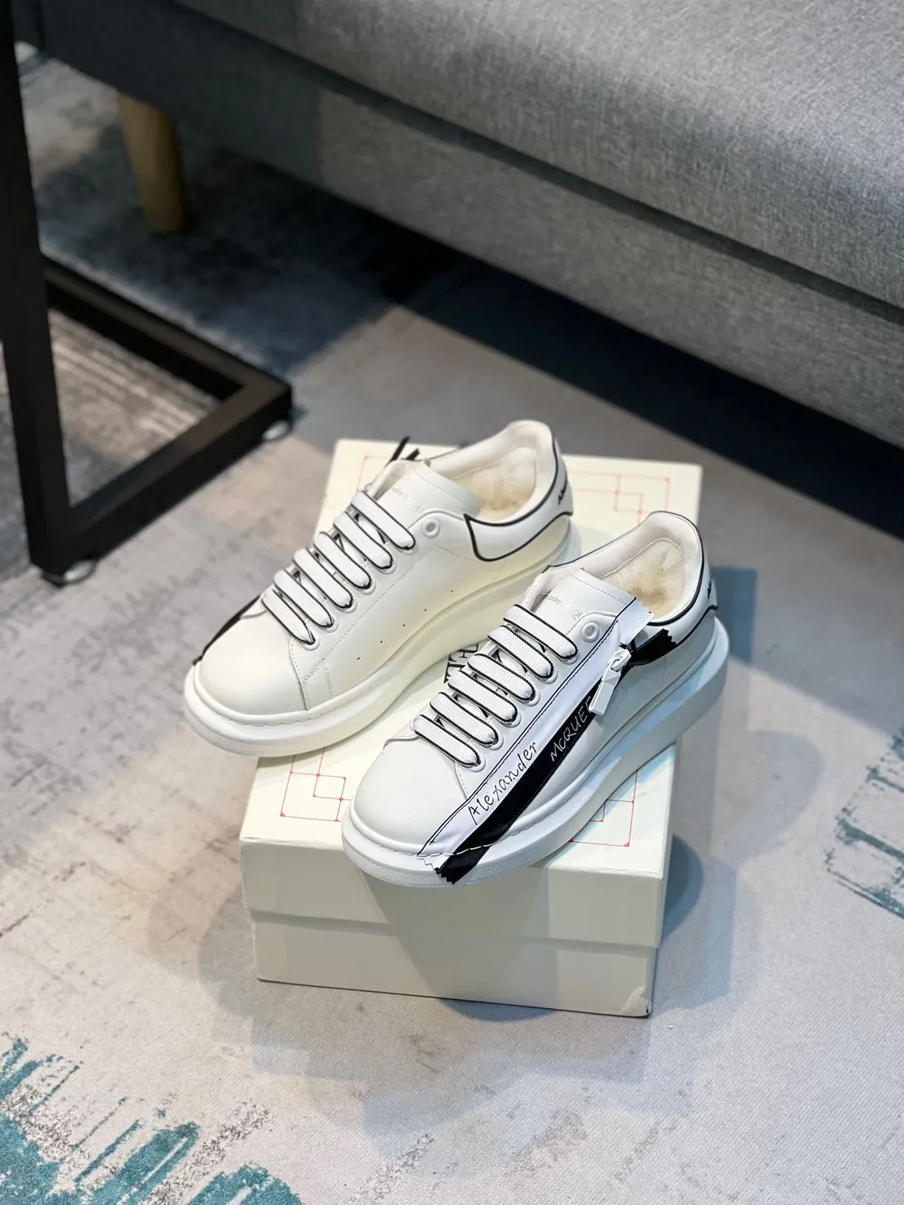 Alexander McQueen Oversized Sneaker White Black Platform Sole Leather Upper Lifestyle Sneakers 7