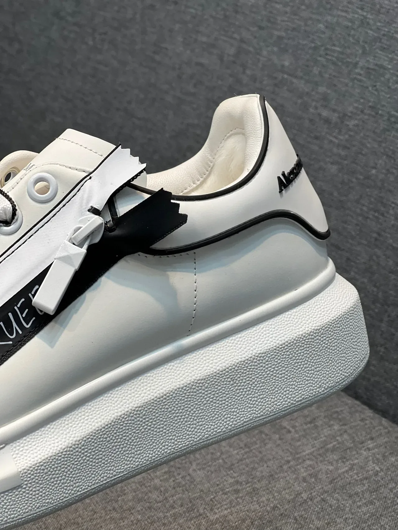 Alexander McQueen Oversized Sneaker White Black Platform Sole Leather Upper Lifestyle Sneakers 8
