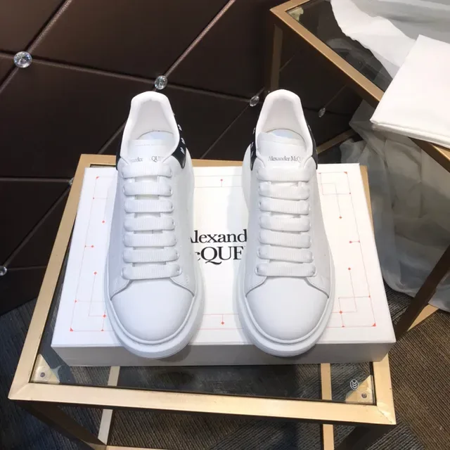 Alexander McQueen ওভারসাইজড স্নিকার সাদা কালো প্ল্যাটফর্ম সোল চামড়া উপর লাইফস্টাইল স্নিকার 9