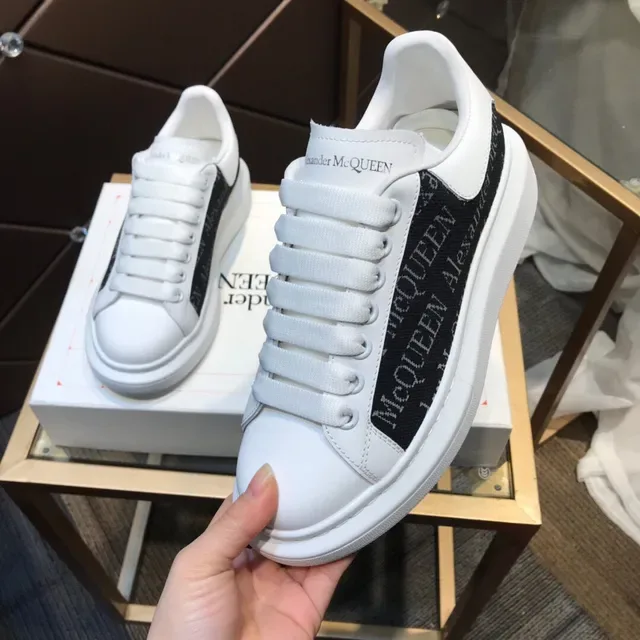 Alexander McQueen Oversized Sneaker White Black Platform Sole Text-Print Side Panel Chunky Sneakers 2