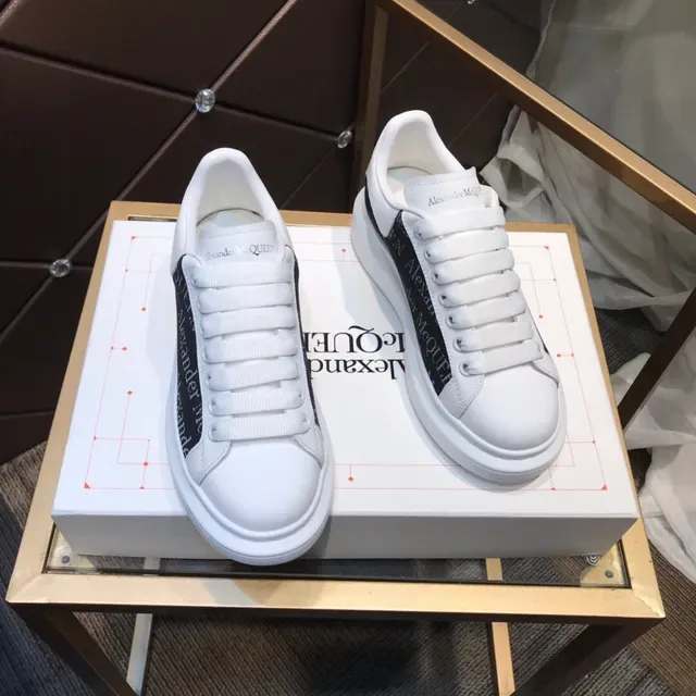 Alexander McQueen Oversized Sneaker White Black Platform Sole Text-Print Side Panel Chunky Sneakers 7