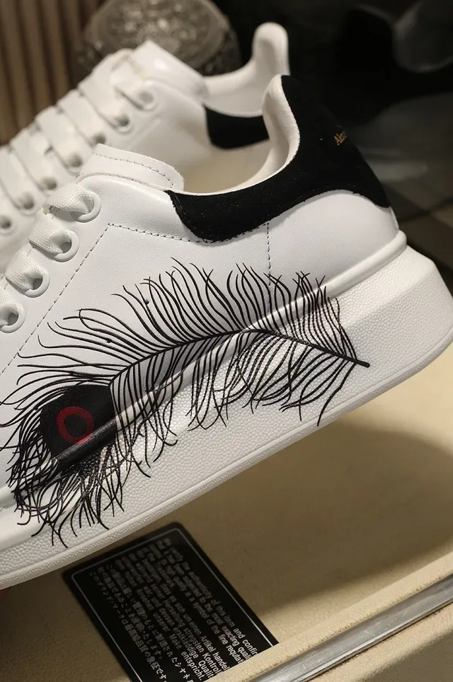 Alexander McQueen Oversized Sneaker White Black Silhouette Peacock Feather Graphic Lifestyle Sneakers 3
