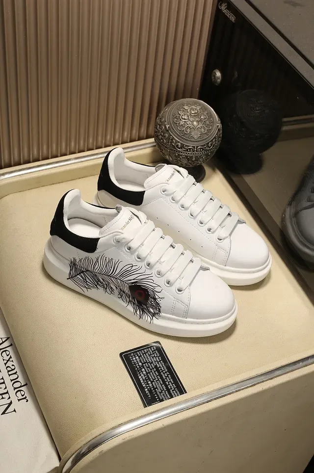 Alexander McQueen Oversized Sneaker White Black Silhouette Peacock Feather Graphic Lifestyle Sneakers 4