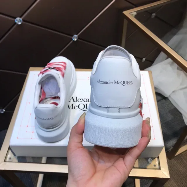 Alexander McQueen ওভারসাইজড স্নিকার সাদা গোলাপি গ্র্যাডিয়েন্ট স্ট্র্যাপ লাইফস্টাইল স্নিকার 7