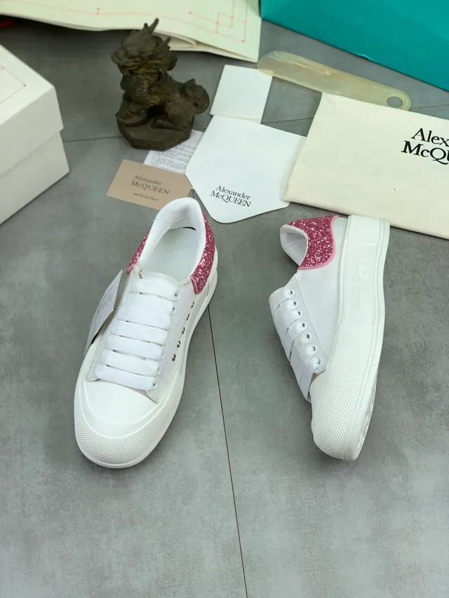 Alexander McQueen Tênis Oversized Branco e Rosa Silhueta Glitter Heel Tab Lifestyle Sneakers 5