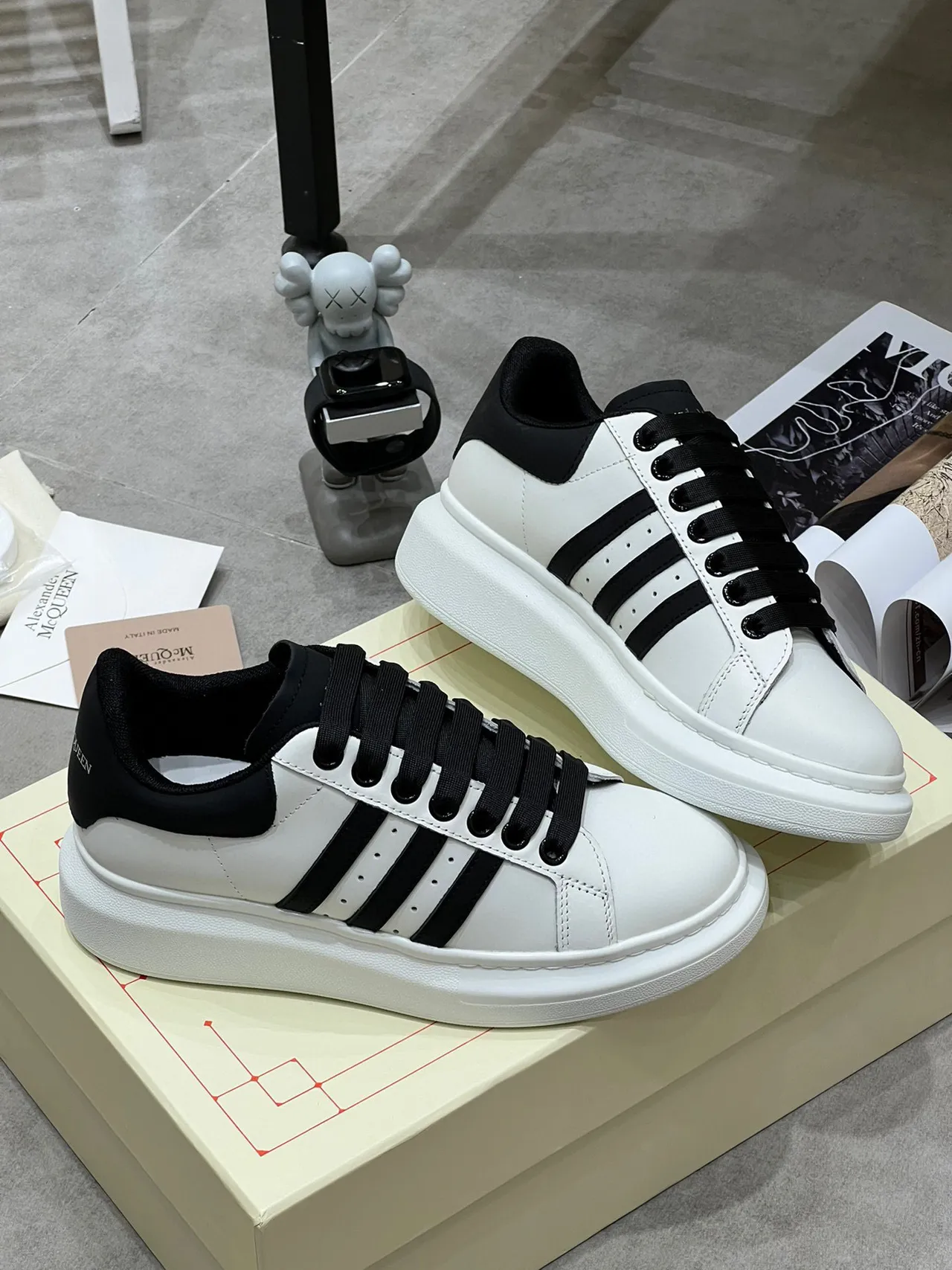 Alexander McQueen White Black Oversized Silhouette Thick Platform Sole Lifestyle Sneakers 5