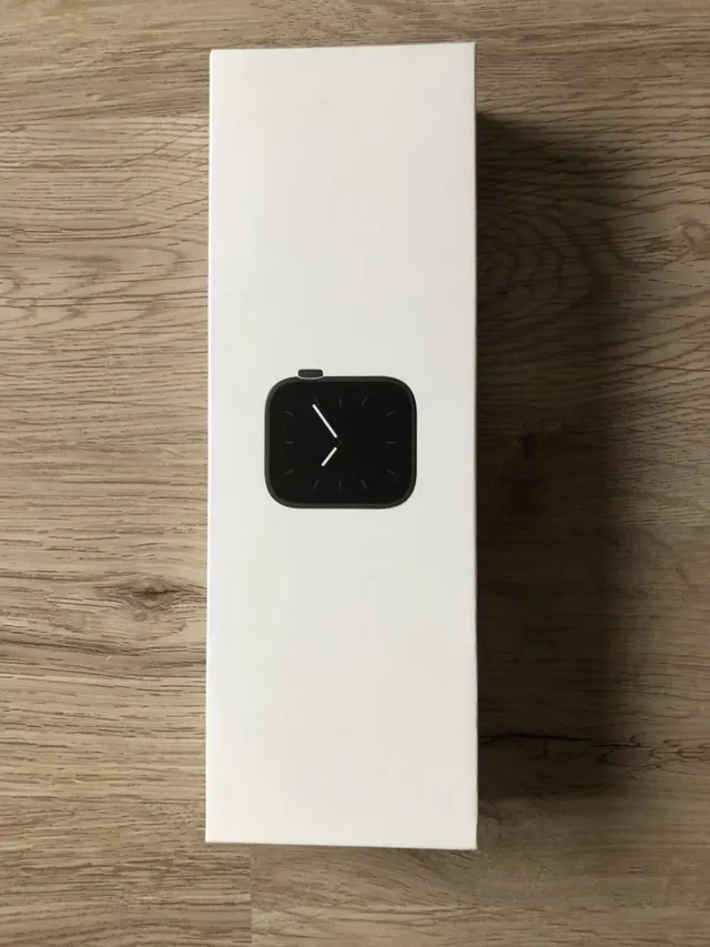 Apple Watch Gray Black Rectangular Display Digital Crown Control Sports Watch 12