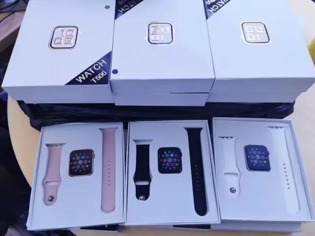Apple Watch Gray Black Rectangular Display Digital Crown Control Sports Watch 19