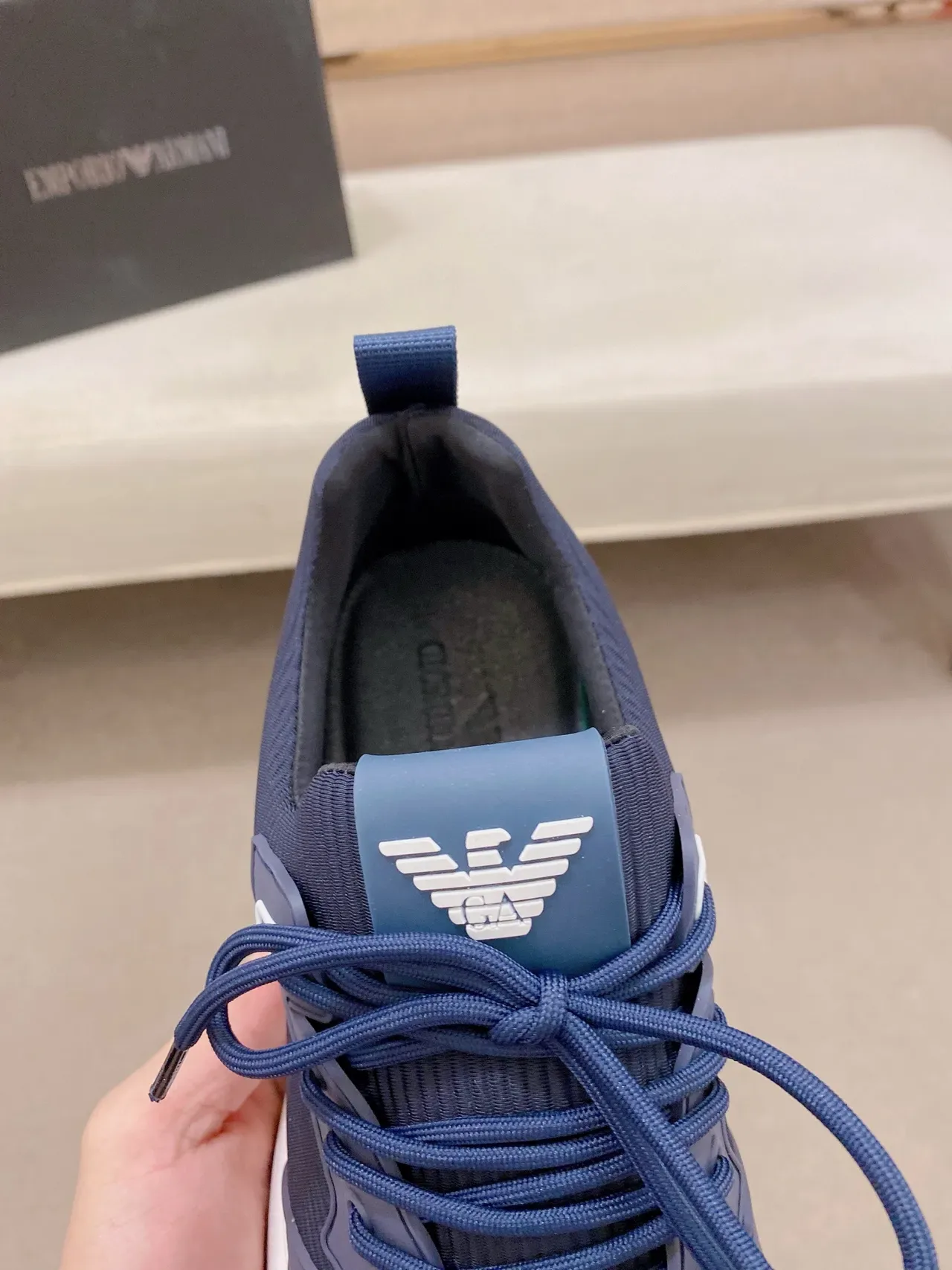 Armani Exchange Zapatillas Lifestyle Azul Marino y Blanco 2