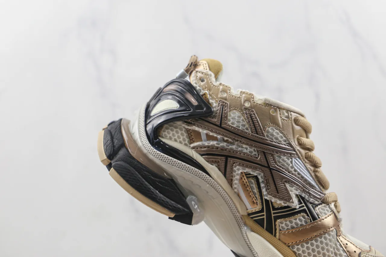 ASICS حذاء رياضي بيج أسود شبكة وطبقة تركيبية مبنية منحوتة كثافة متعددة وسط كعب أحذية رياضية 5