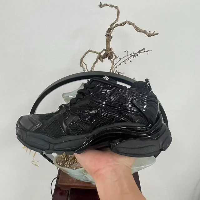 ASICS Black Midsole Chunky Sneakers 5