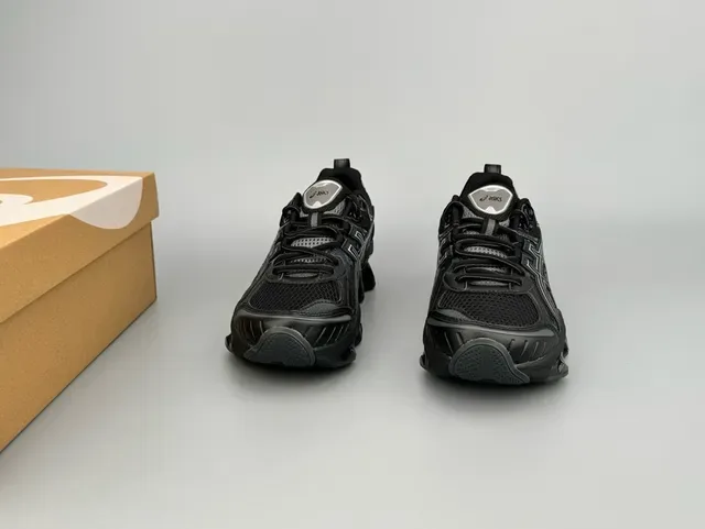ASICS Black Silver Chunky Sculpted Midsole Mesh And Synthetic Overlay Upper Sneakers 4