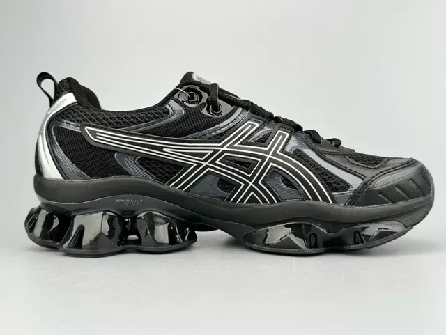 ASICS Black Silver Chunky Sculpted Midsole Mesh And Synthetic Overlay Upper Sneakers 9