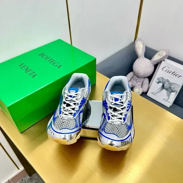 ASICS Sneakers lifestyle bleu blanc en mesh et construction synthétique avec superposition et branding à rayures de tigre 5