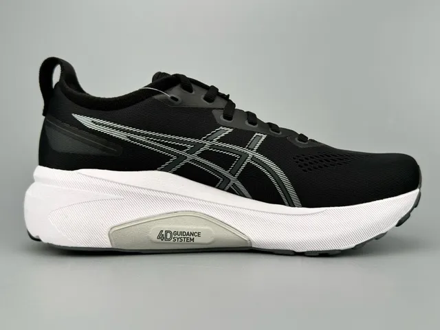 ASICS Gel-Kayano Chaussures de course noires et blanches 9