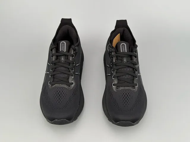 ASICS Gel-Kayano أحذية الجري السوداء 8