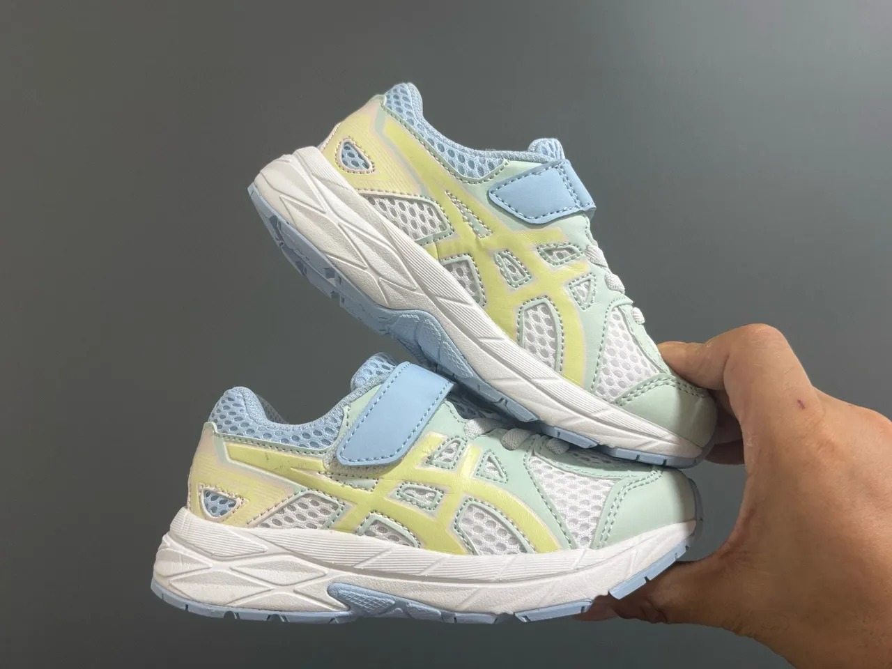 ASICS Gel-Kayano Junior Tênis de corrida Azul Branco Low-Top Fechamento de alça Velcro 17