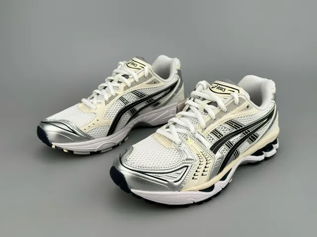 ASICS Gel-Kayano Off-White Silver Black Running Shoes 6