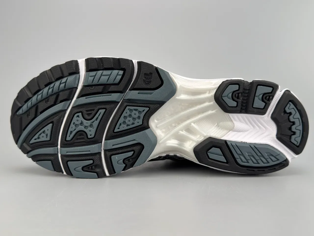 ASICS Gel-Kayano Silver Black White Running Shoes 6