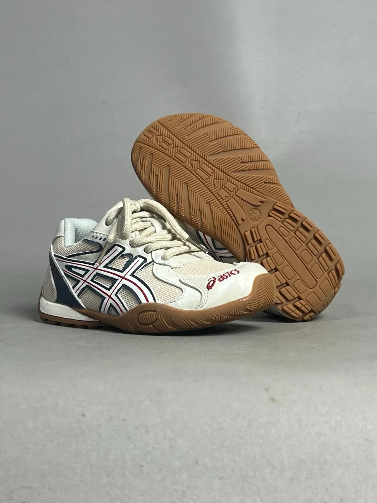 ASICS Tênis de Quadra Interior Branco Prateado Cinza Lifestyle Sneakers 8