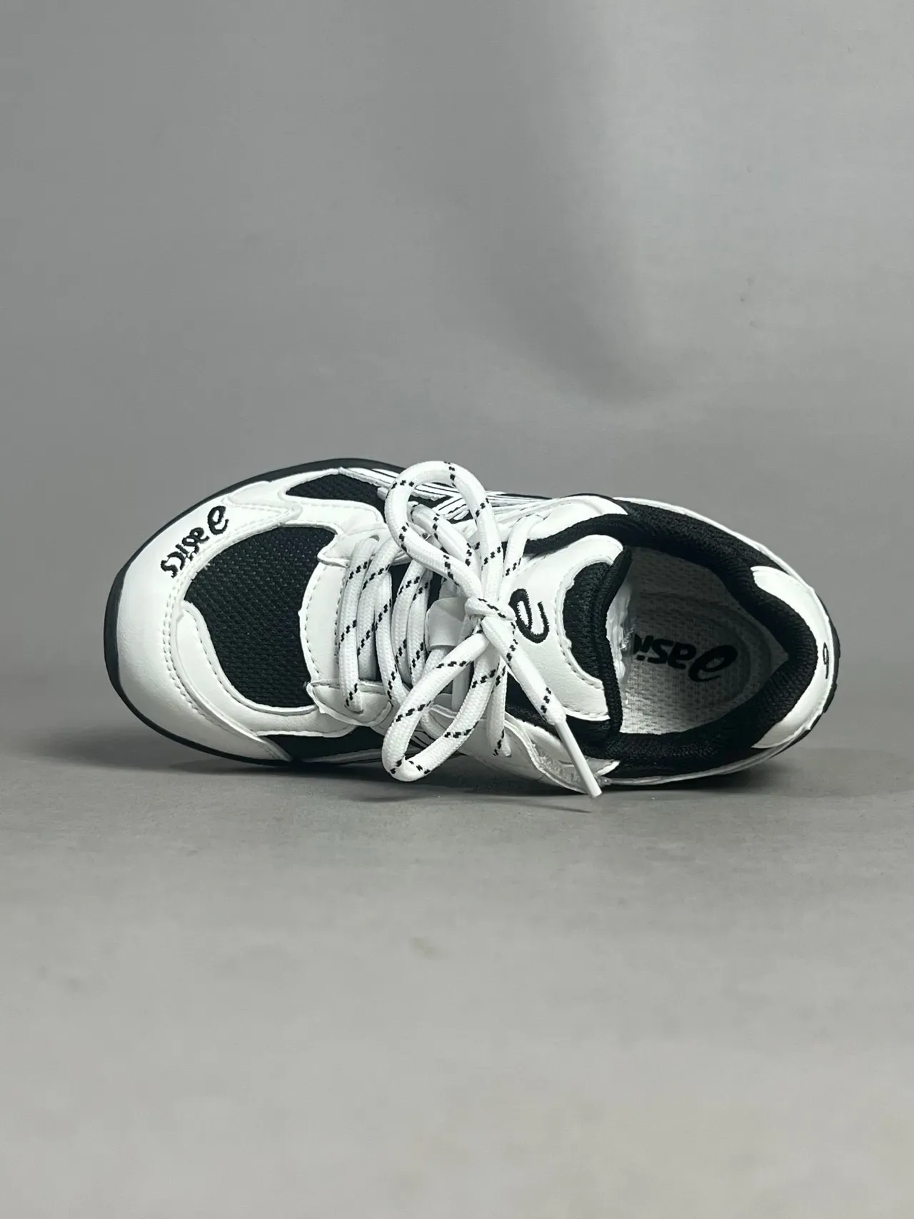 ASICS Tênis de Quadra Interior Branco Prateado Cinza Lifestyle Sneakers 15