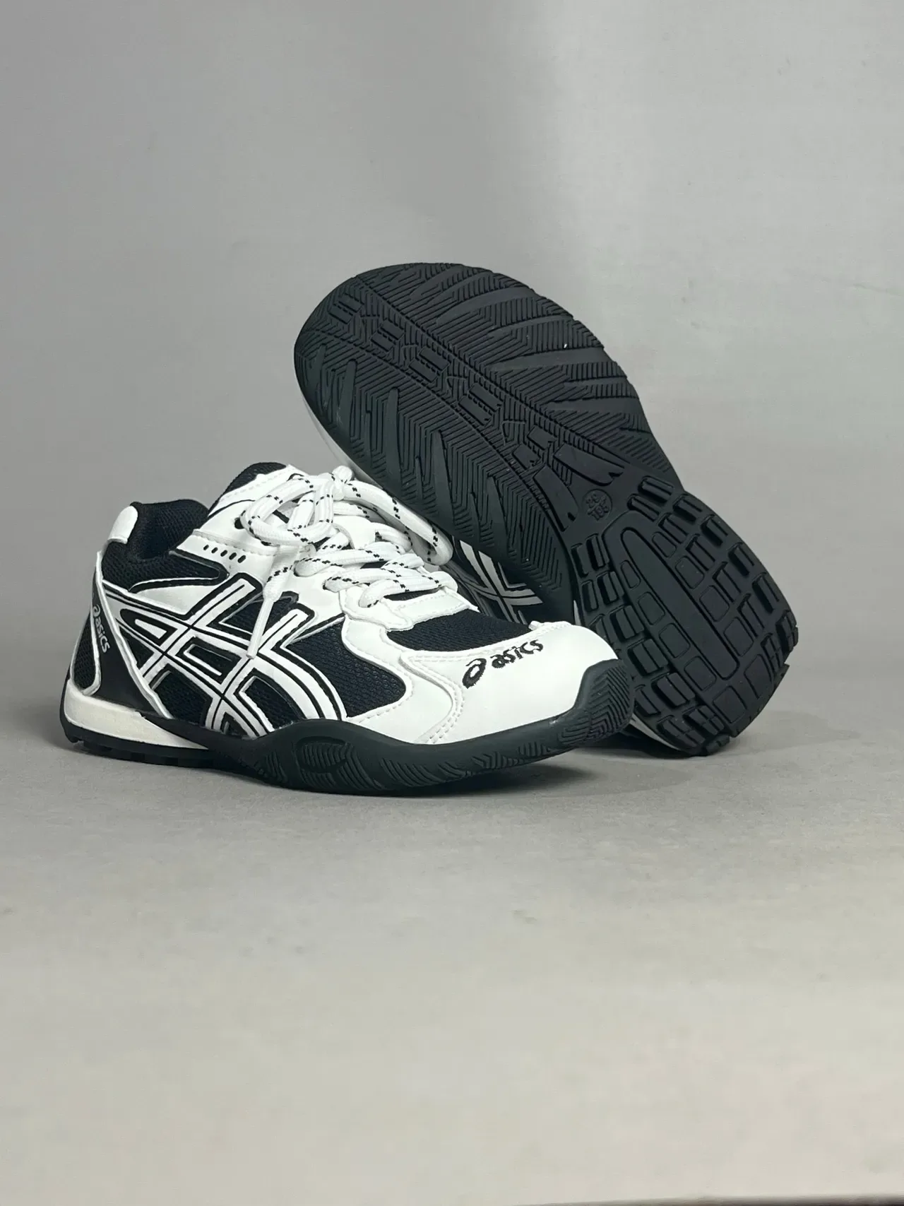 ASICS Tênis de Quadra Interior Branco Prateado Cinza Lifestyle Sneakers 16