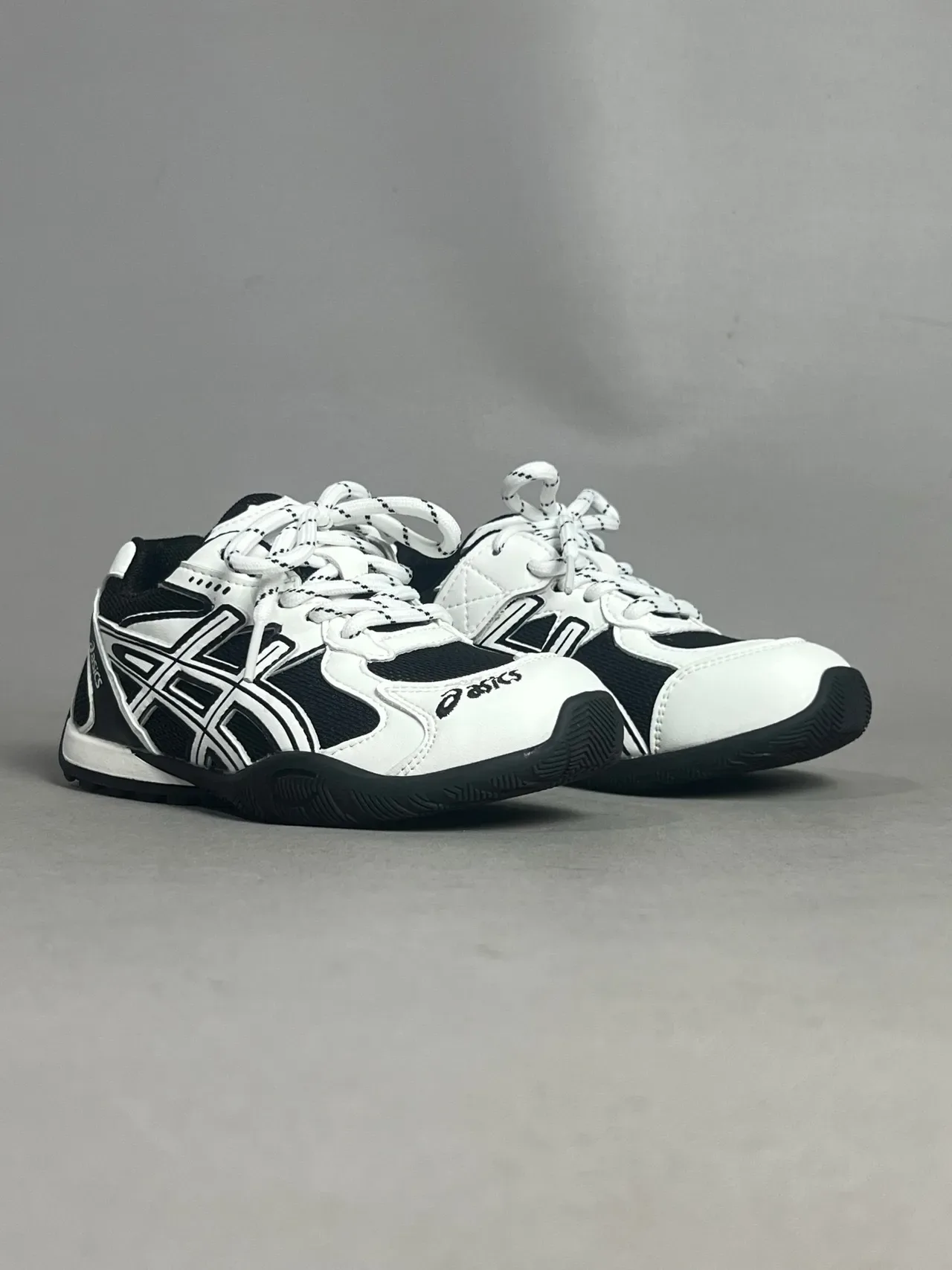ASICS Tênis de Quadra Interior Branco Prateado Cinza Lifestyle Sneakers 18
