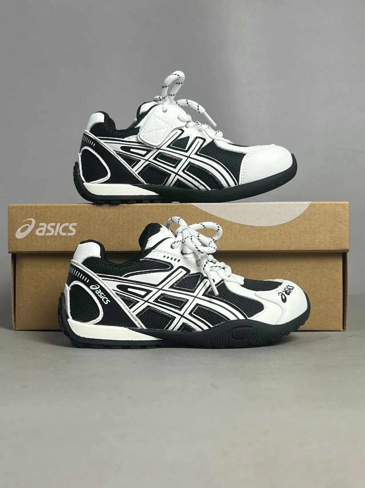ASICS Tênis de Quadra Interior Branco Prateado Cinza Lifestyle Sneakers 19