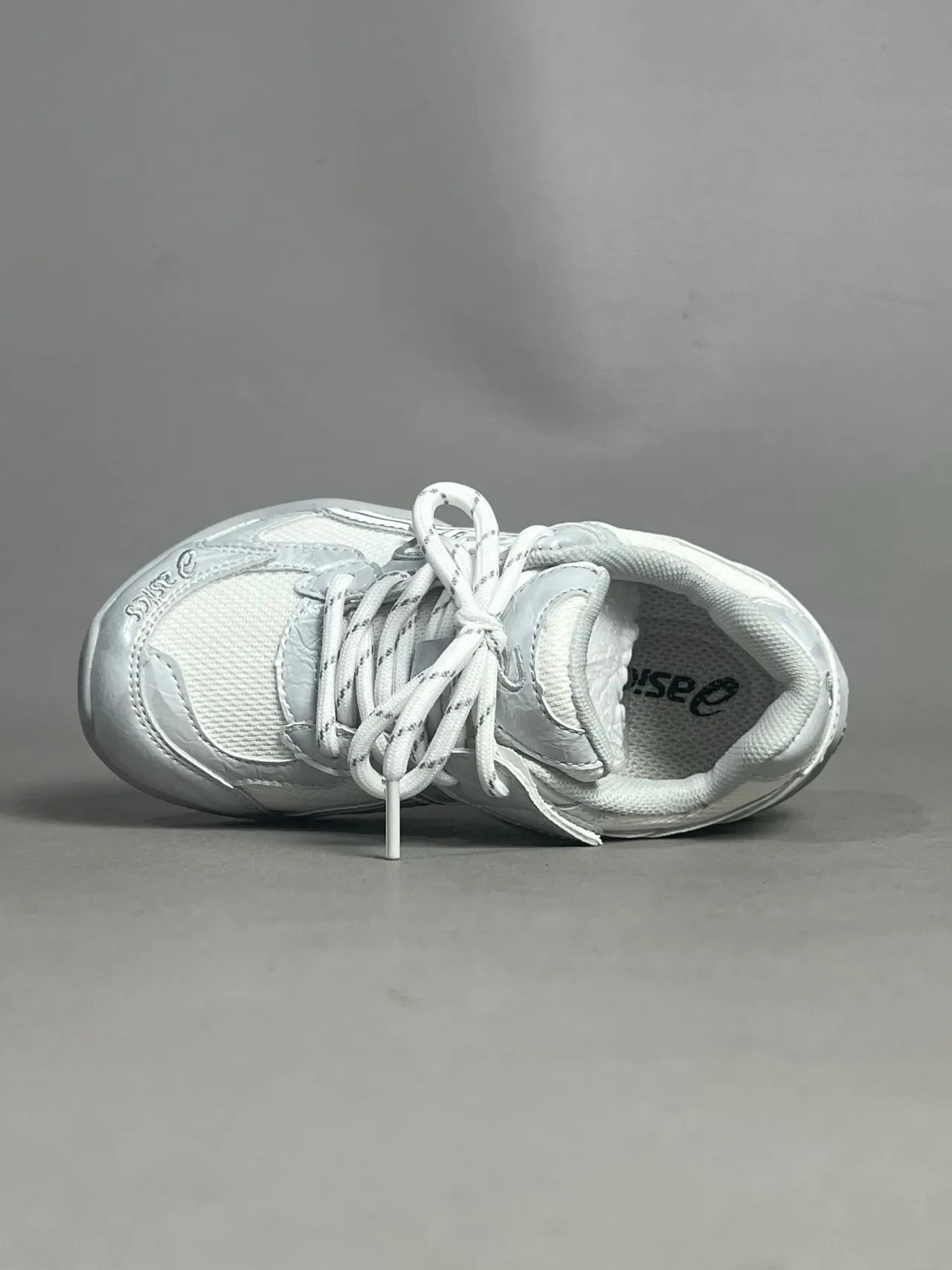 ASICS Tênis de Quadra Interior Branco Prateado Cinza Lifestyle Sneakers 24