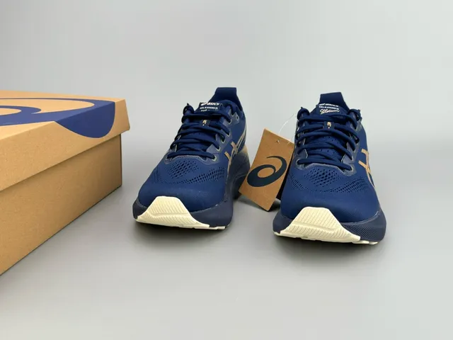 Tênis Running ASICS Navy Gold Mesh Engineered Upper Tiger Stripe Logo 2