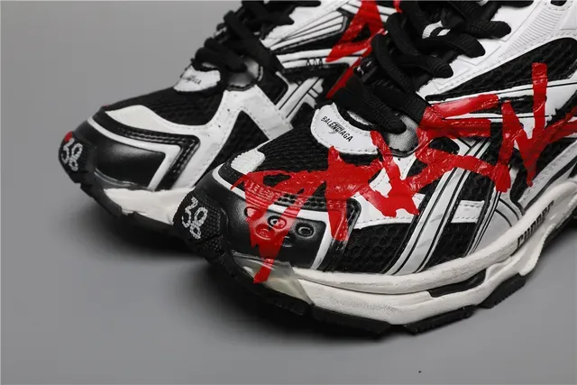 ASICS Runner Kith Four Noir Blanc sneakers lifestyle 4
