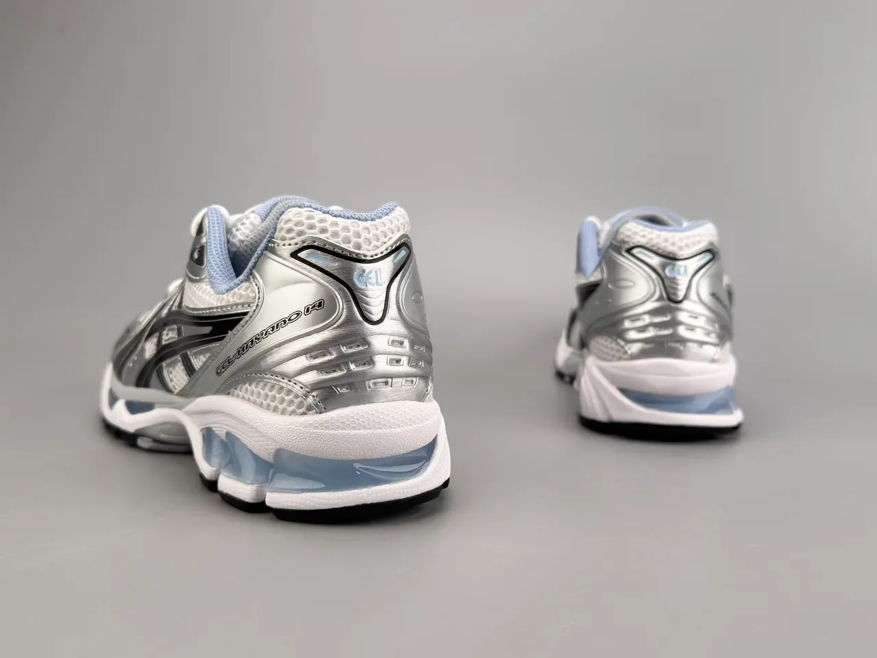 ASICS Silver Black Mesh And Synthetic Upper Tiger Stripe Overlay Running Shoes 4