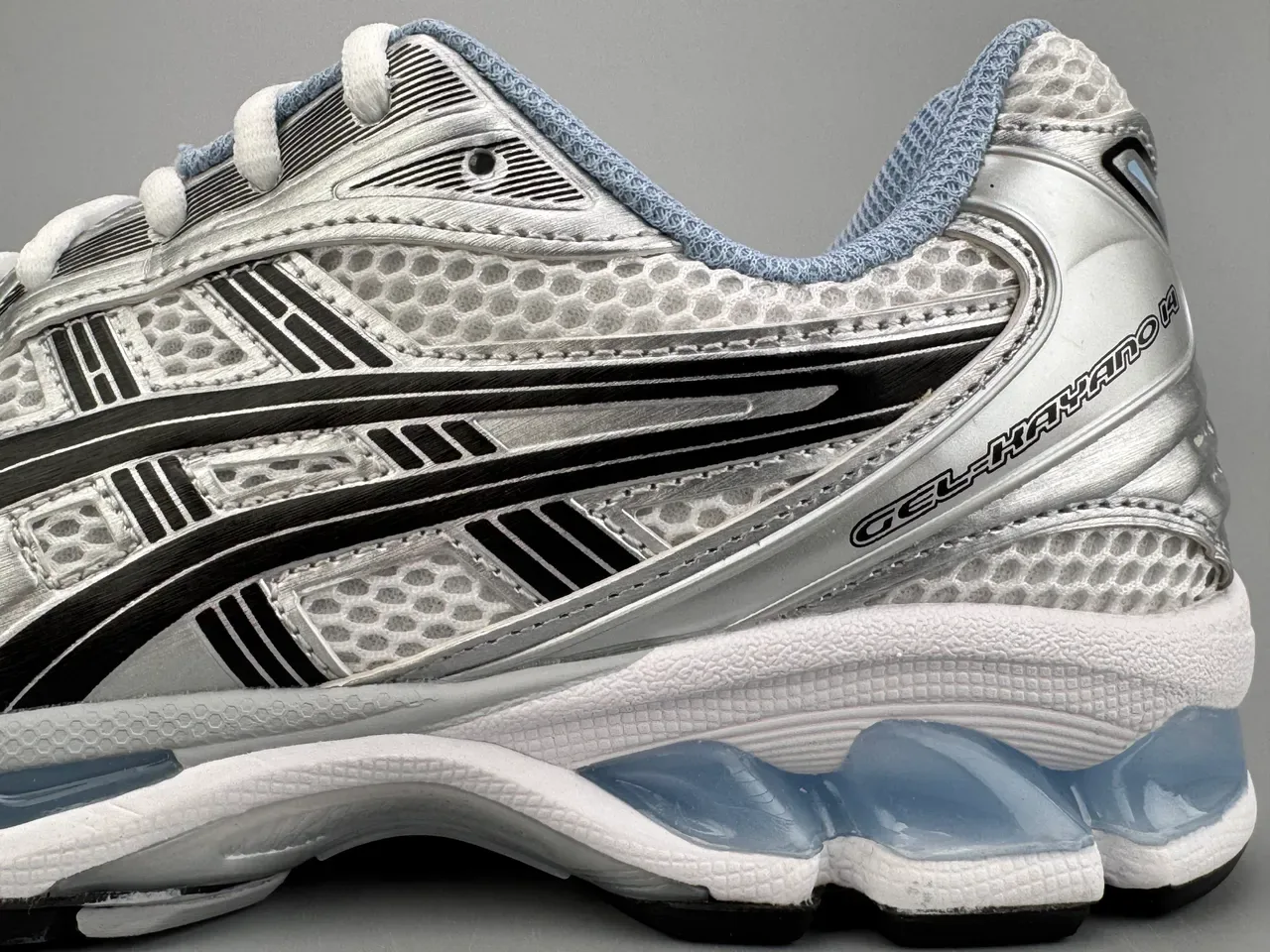 ASICS Silver Black Mesh And Synthetic Upper Tiger Stripe Overlay Running Shoes 5