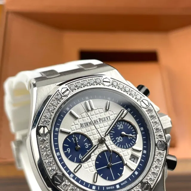 Audemars Piguet Royal Oak Offshore Chronograph White Dial Blue Subdials Mechanical Watch 4