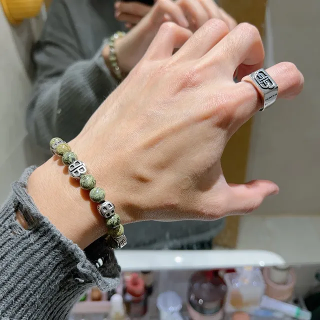Balenciaga BB Bead Bracelet Pulseira de pedra marmoreada verde e metal de tom prateado 2