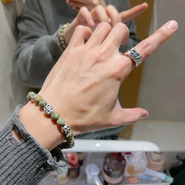 Balenciaga BB Bead Bracelet Pulseira de pedra marmoreada verde e metal de tom prateado 5