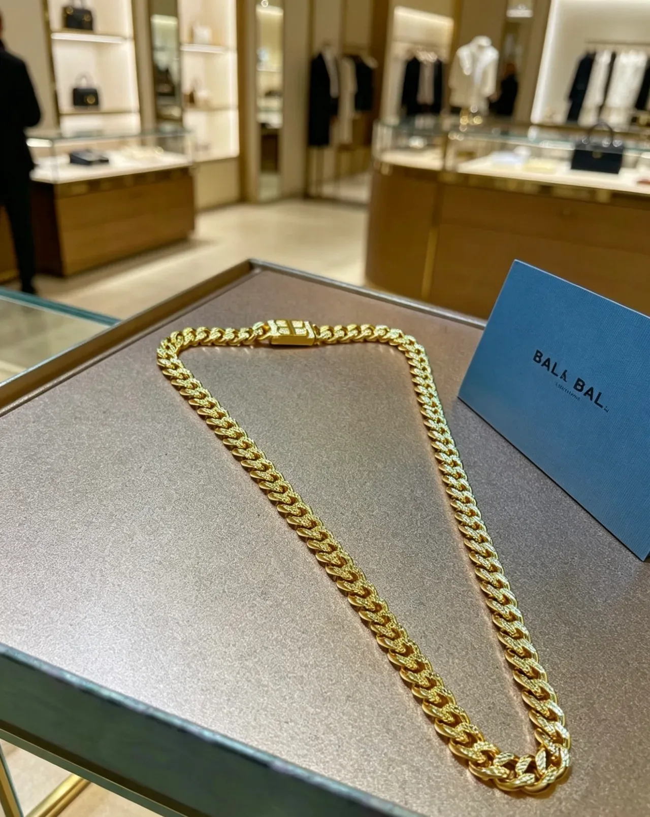 Balenciaga BB Chain Corrente de Ouro Grossa Curb Com Fecho Logo Colar 5