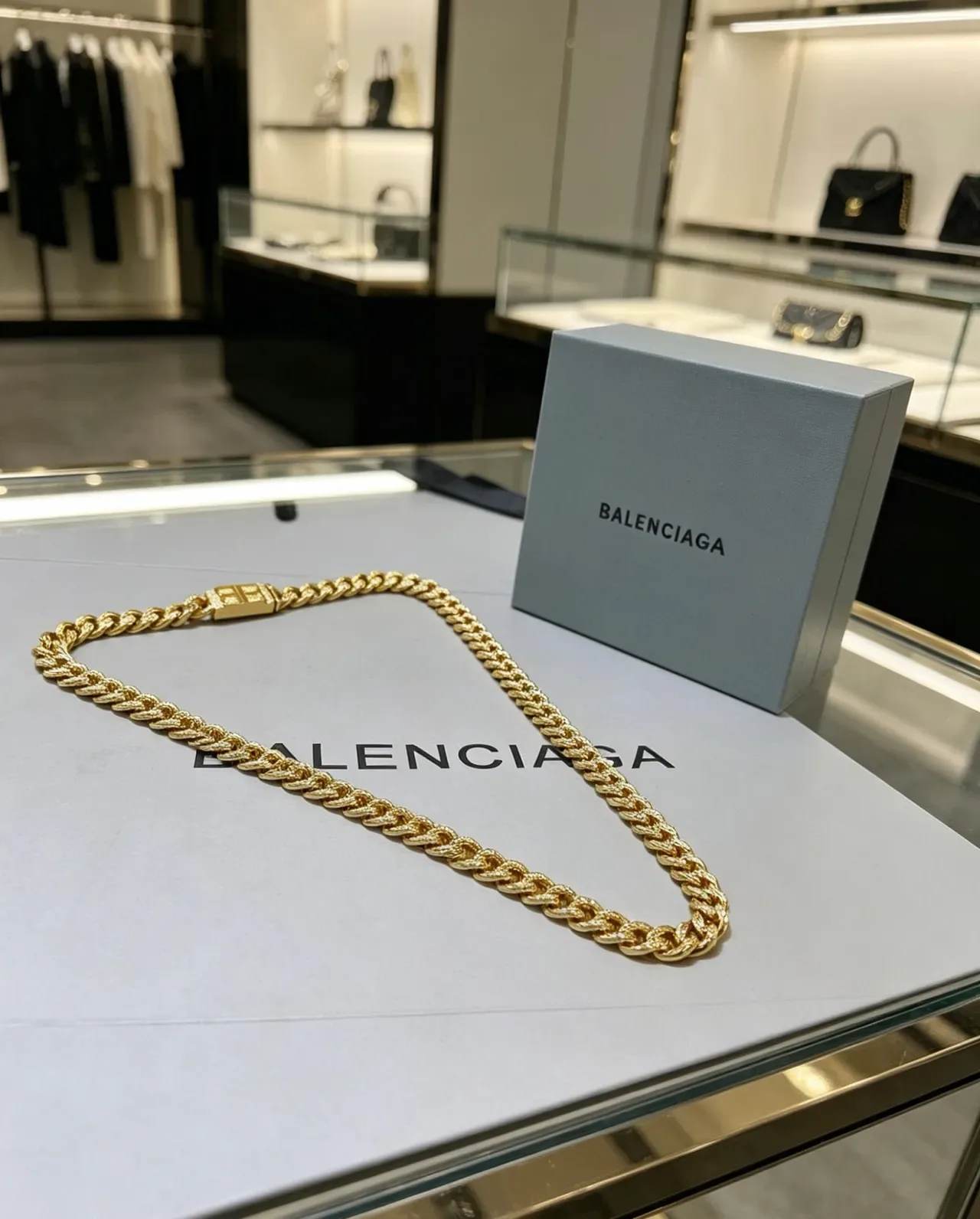 Balenciaga BB Chain Corrente de Ouro Grossa Curb Com Fecho Logo Colar 6