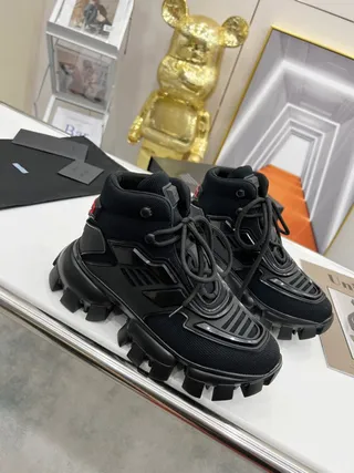 Balenciaga Chaussures chunky noires à semelle lug hautes 5