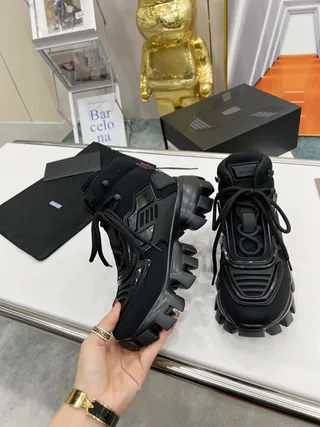 Balenciaga Chaussures chunky noires à semelle lug hautes 8