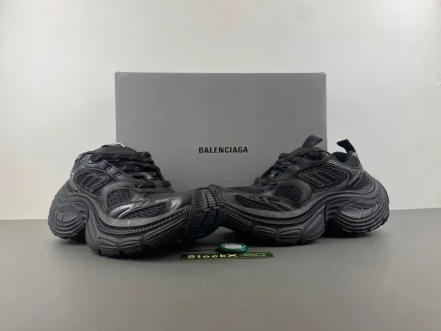 Balenciaga أحذية سوداء أحادية اللون بتصميم نحتي وكعب سميك 13