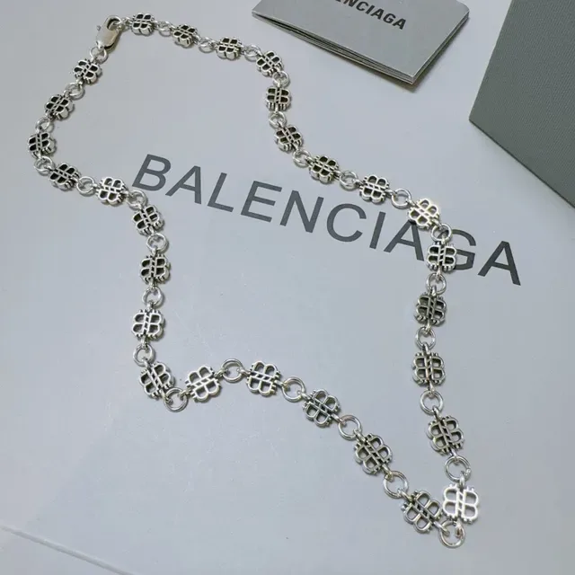 Balenciaga Clover Link Silver-Tone Statement Necklace 7