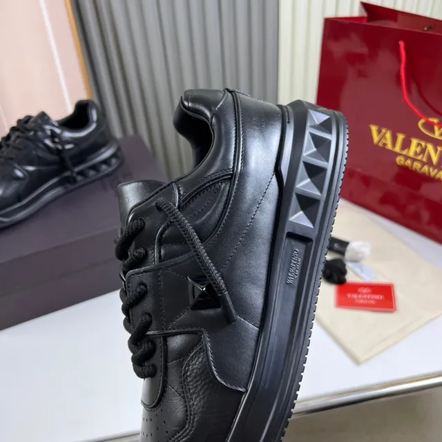 Balenciaga Defender All-Black Couro Lifestyle Sneakers 3