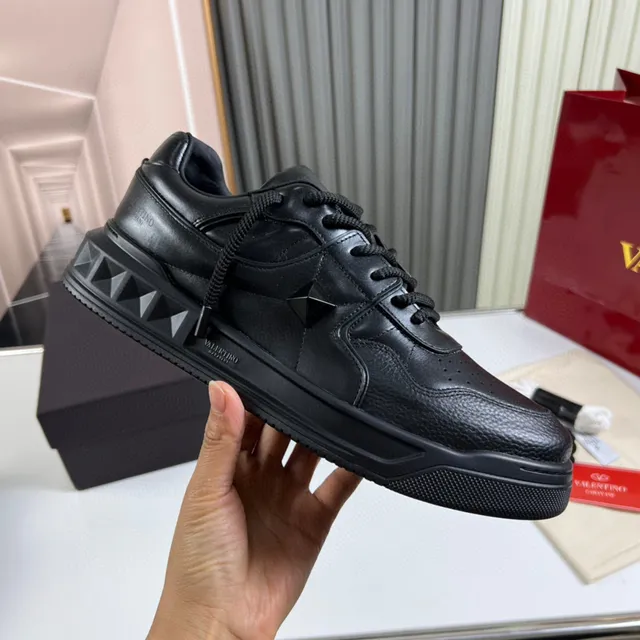 Balenciaga Defender All-Black Couro Lifestyle Sneakers 4