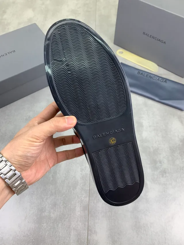 Balenciaga Defender أحذية رياضية أسلوب حياة من جلد مقرمش أسود 2
