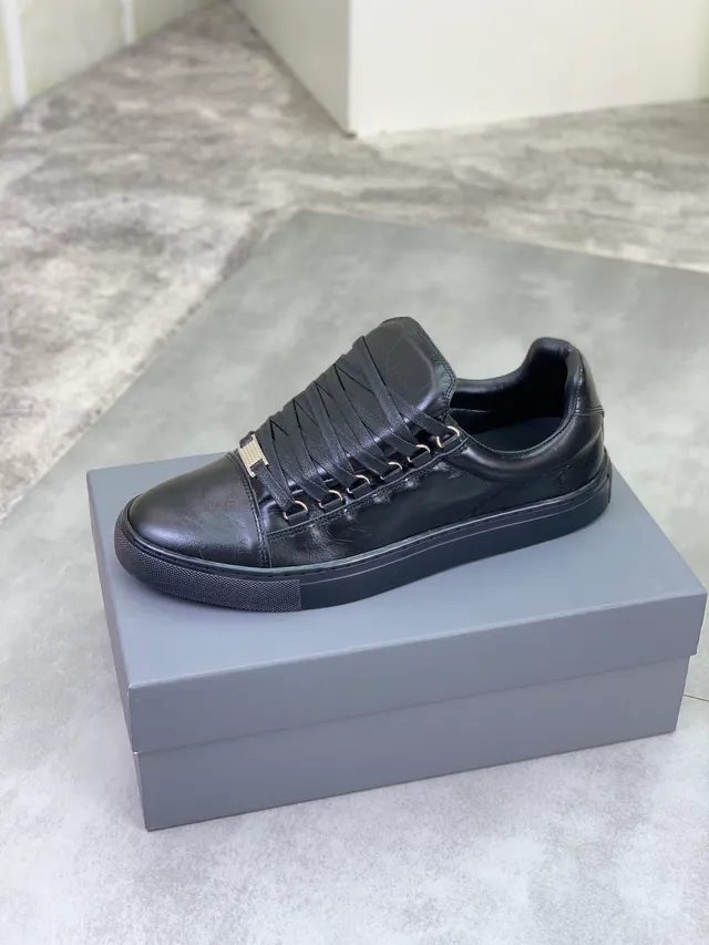 Balenciaga Defender أحذية رياضية أسلوب حياة من جلد مقرمش أسود 4