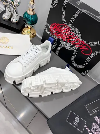 সাদা এবং নেভি Balenciaga Defender চাঙ্কি স্নিকার 4