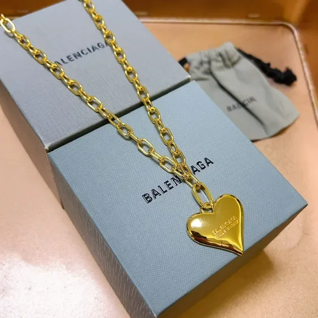 Colar Balenciaga Corrente Chunky Oval Link Dourada Polida 3